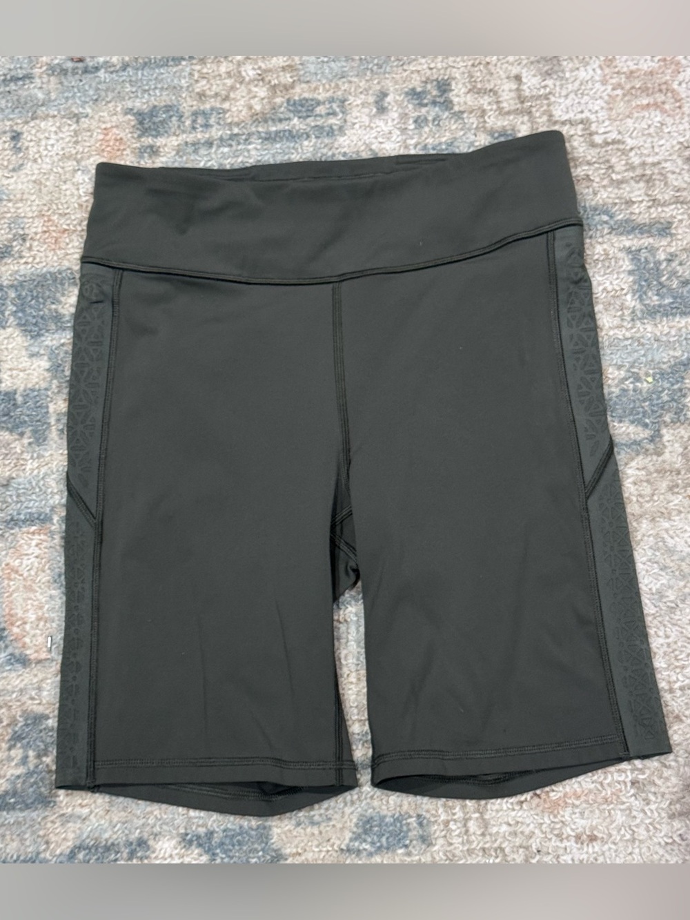 Lululemon High-Waist Olive Green Women’s Athletic Bike Shorts